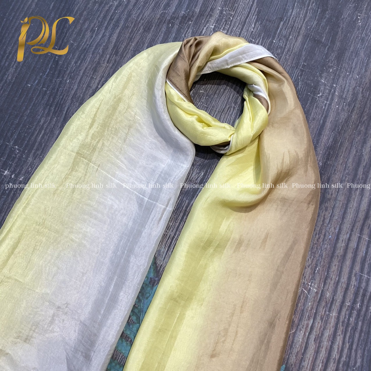 KHĂN LOANG BA MÀU NGHỆ THUẬT