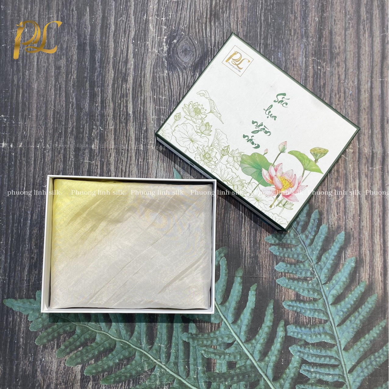 KHĂN LOANG BA MÀU NGHỆ THUẬT