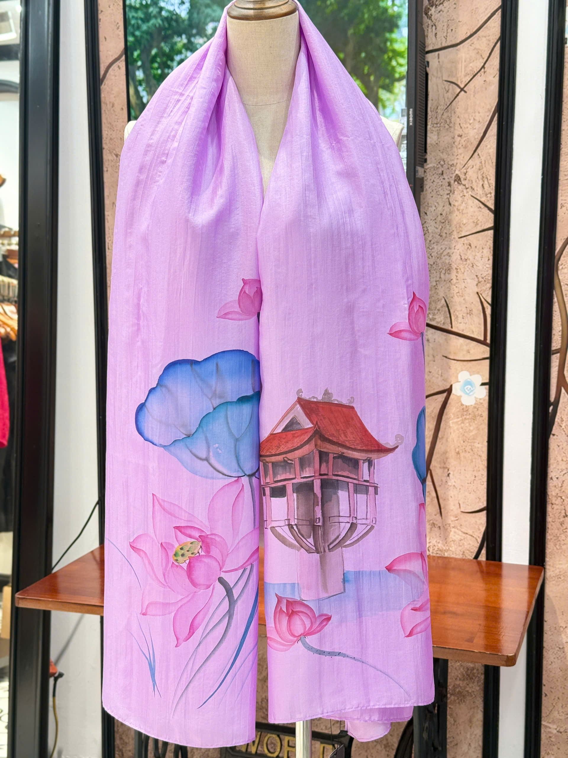 KHĂN LỤA HÀ ĐÔNG VẼ TAY NGHỆ THUẬT CHÙA MỘT CỘT CAO CẤP