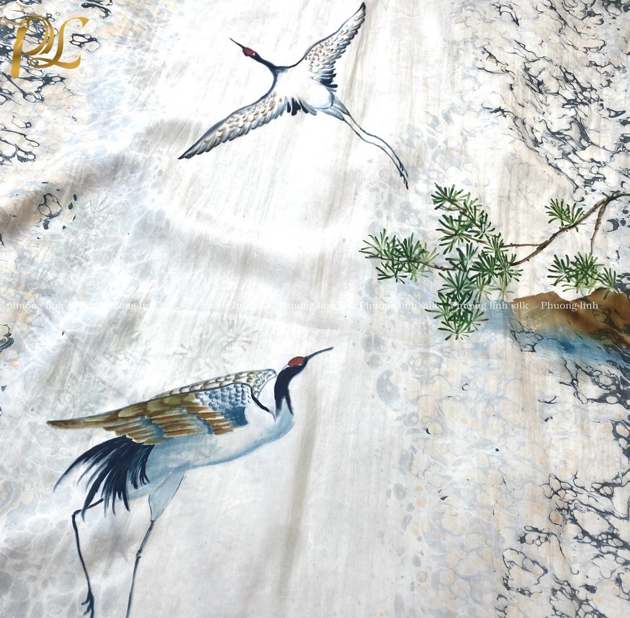 KHĂN LỤA VẼ TAY THỦY ẤN ĐỘC VẼ TRÚC HẠC