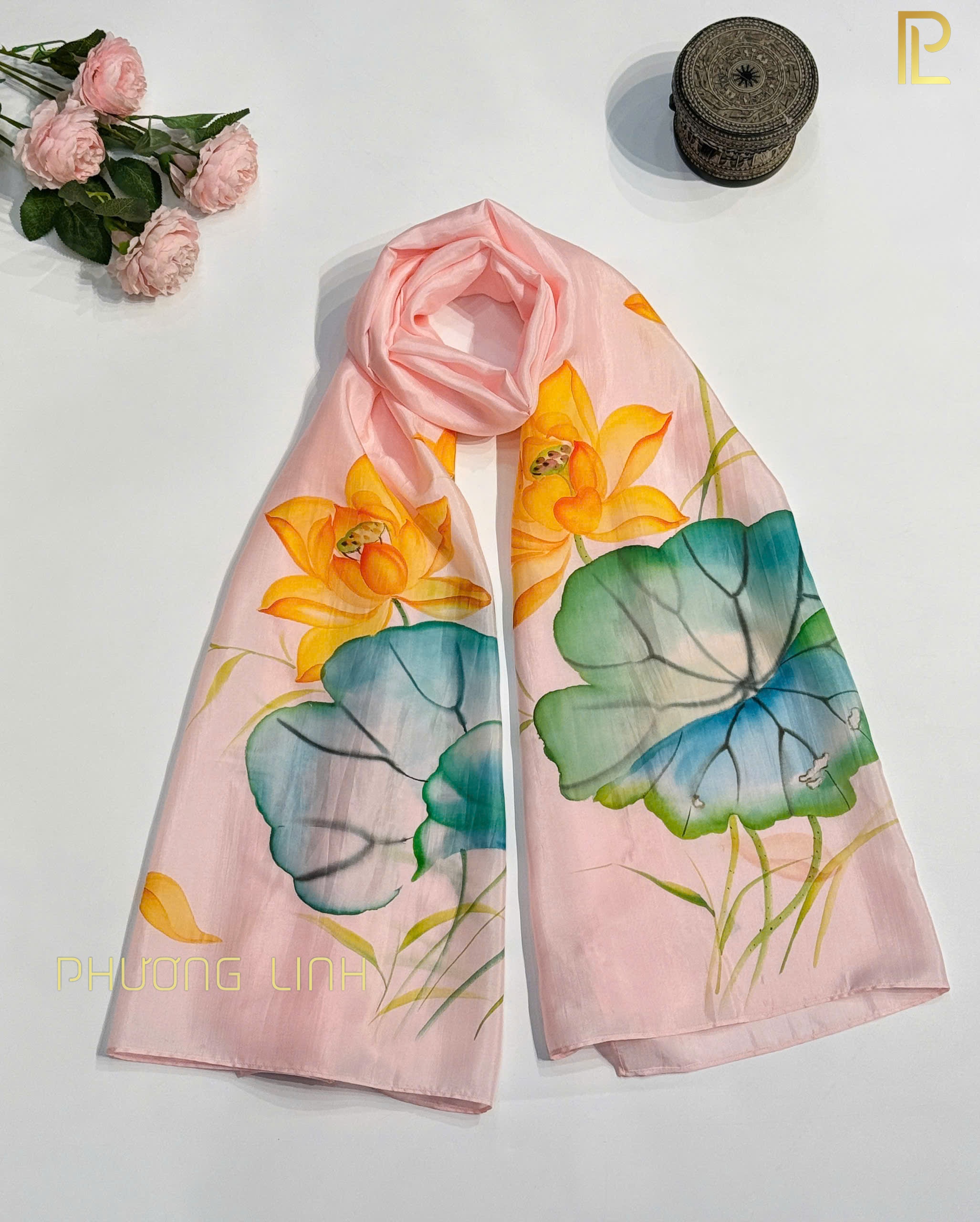 KHĂN LỤA HÀ ĐÔNG VẼ TAY THỦ CÔNG HOA SEN