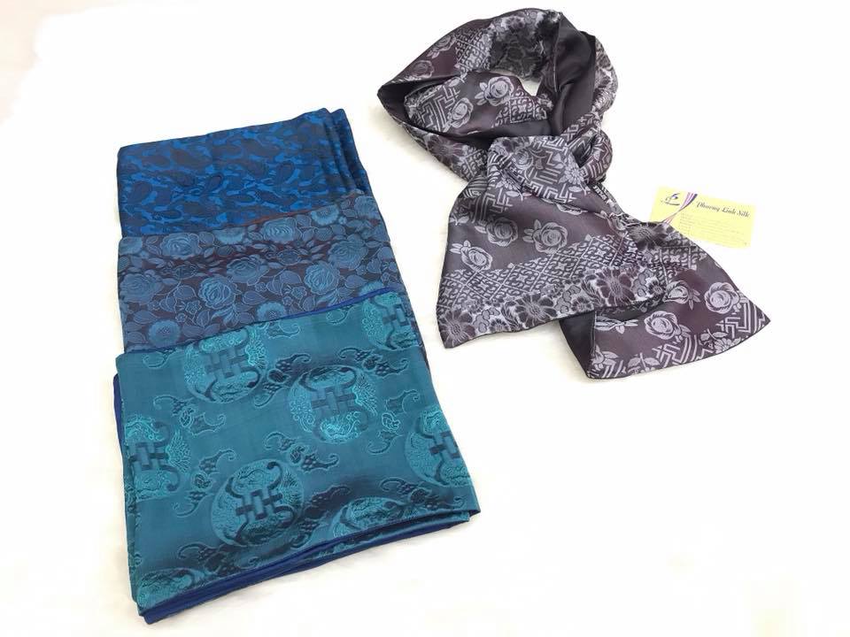 KHĂN LỤA SATIN ỐNG 01
