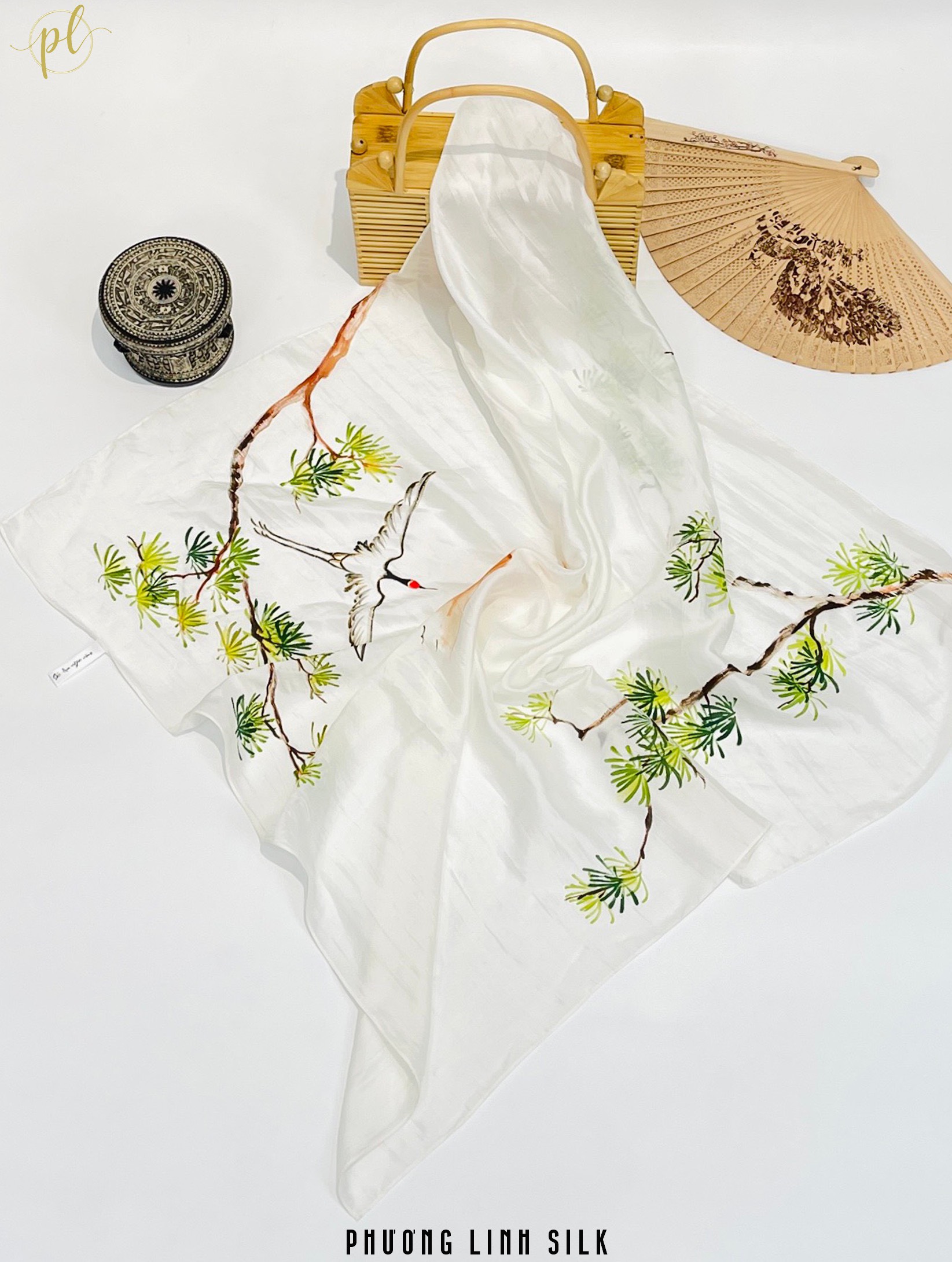 KHĂN LỤA VẼ TAY NGHỆ THUẬT KT 80cmx80cm