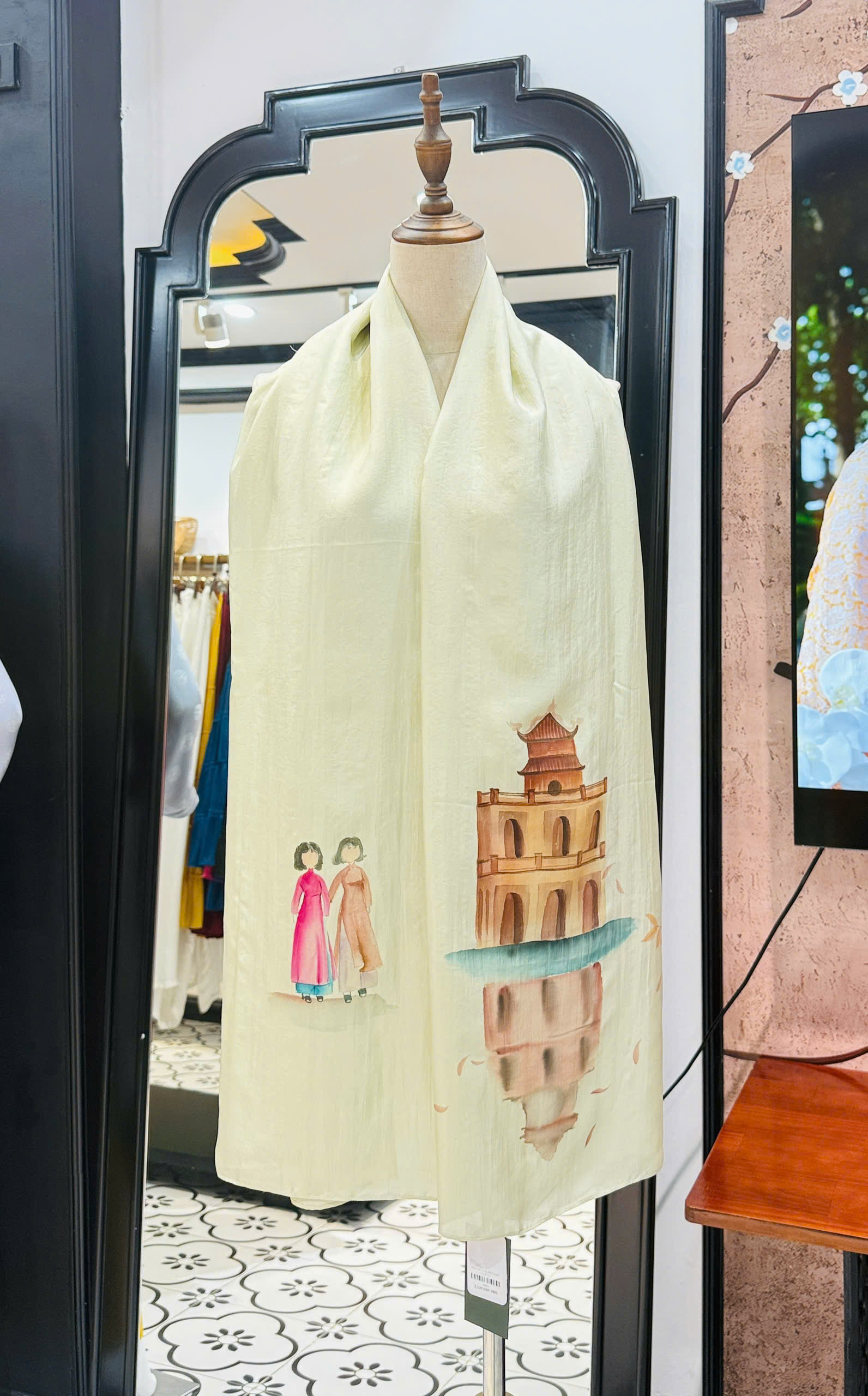 KHĂN LỤA HÀ ĐÔNG VẼ TAY NGHỆ THUẬT HỒ GƯƠM CAO CẤP