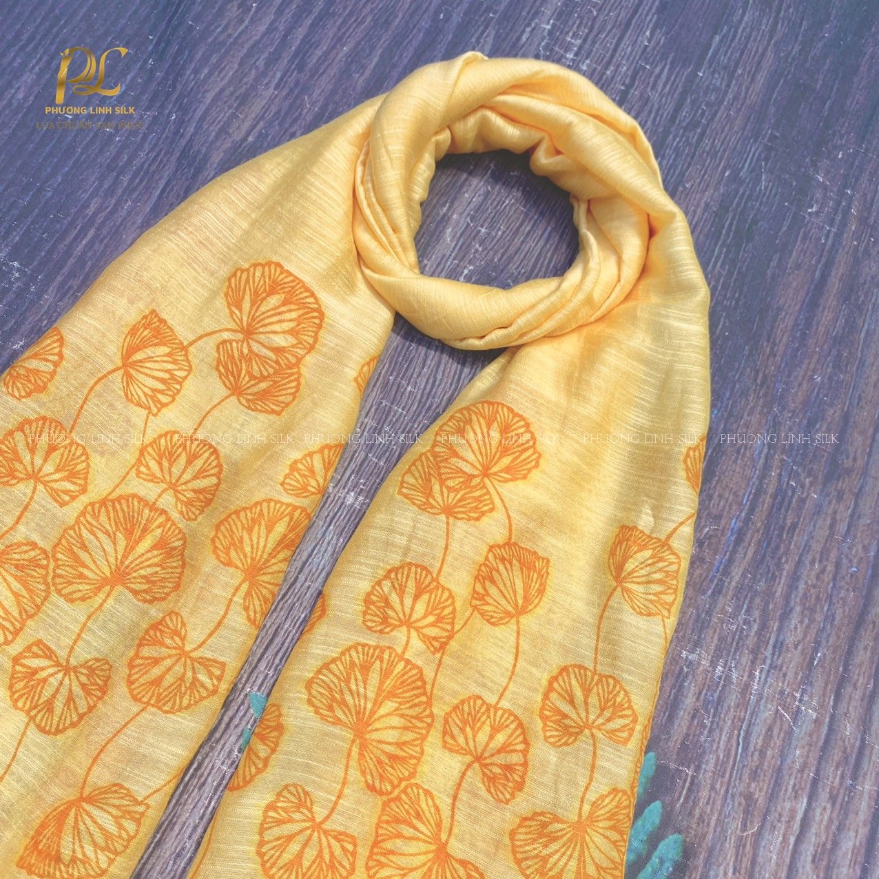 KHĂN TƠ THỦ CÔNG LANH IN NGHỆ THUẬT