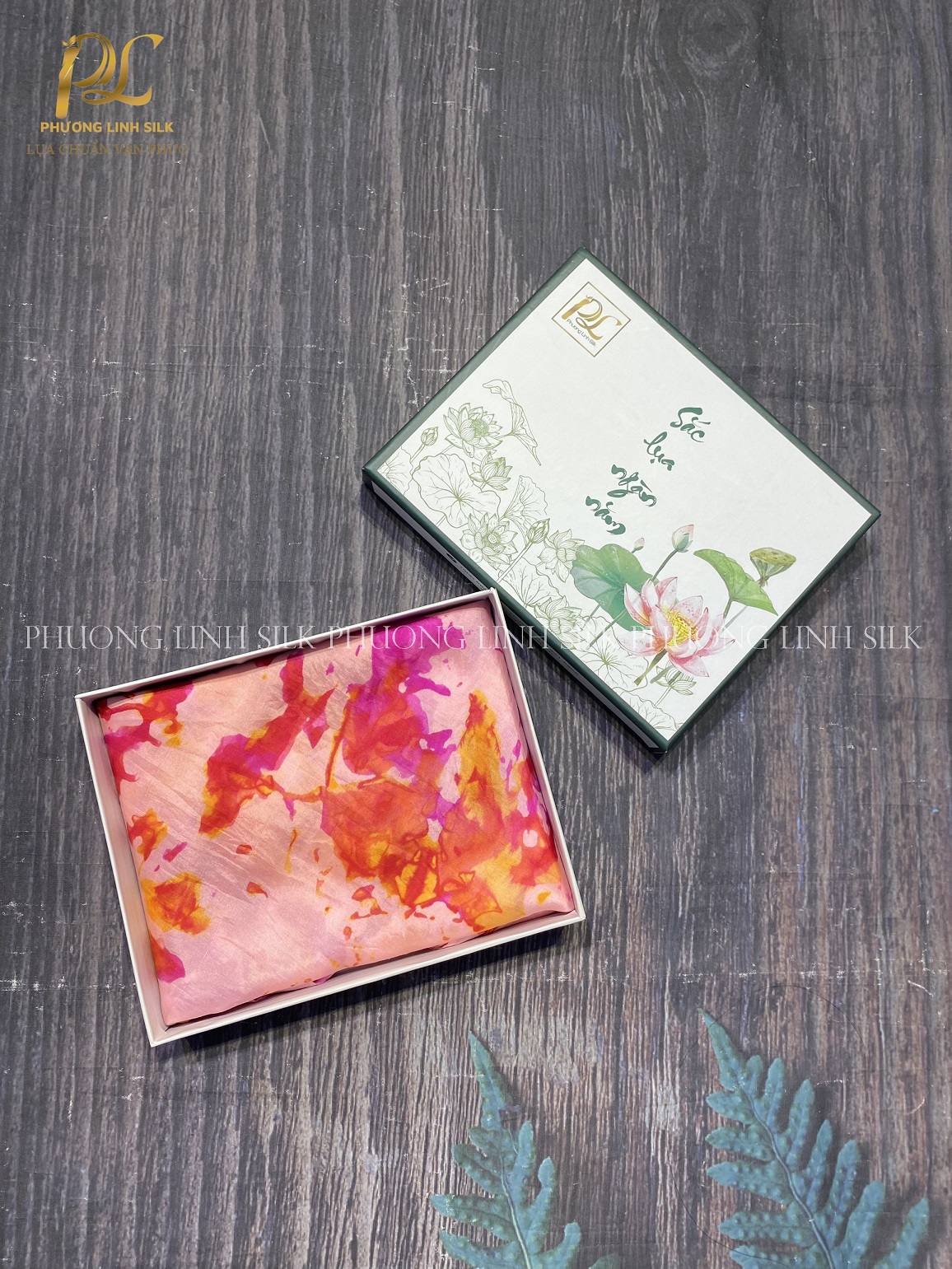 KHĂN LỤA LOANG THỦY ẤN