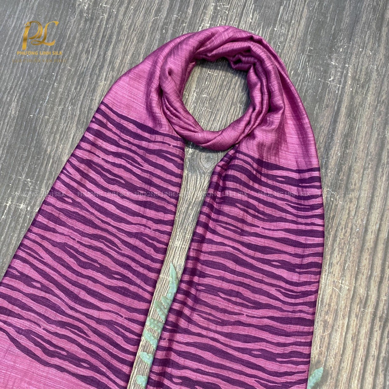 KHĂN TƠ THỦ CÔNG LANH IN NGHỆ THUẬT