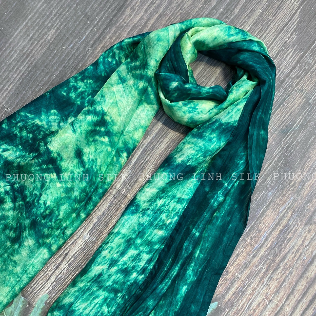 KHĂN LỤA NHẸ 100% TƠ TẰM LOANG KHỐI