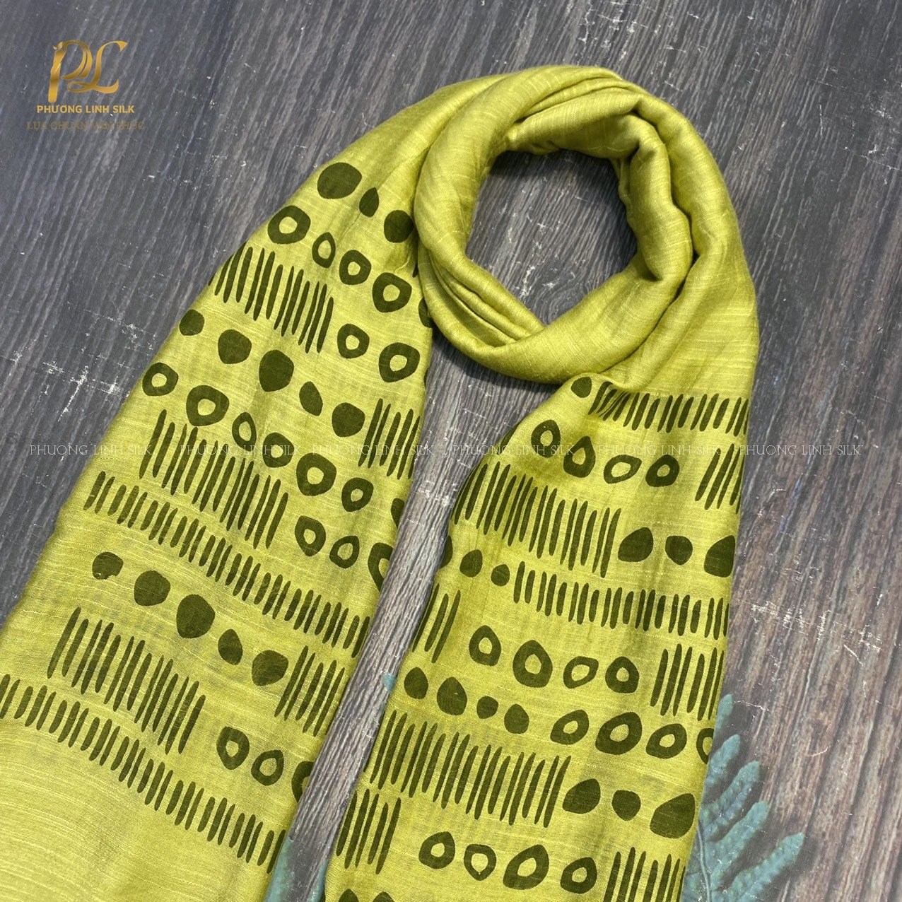 KHĂN TƠ THỦ CÔNG LANH IN NGHỆ THUẬT