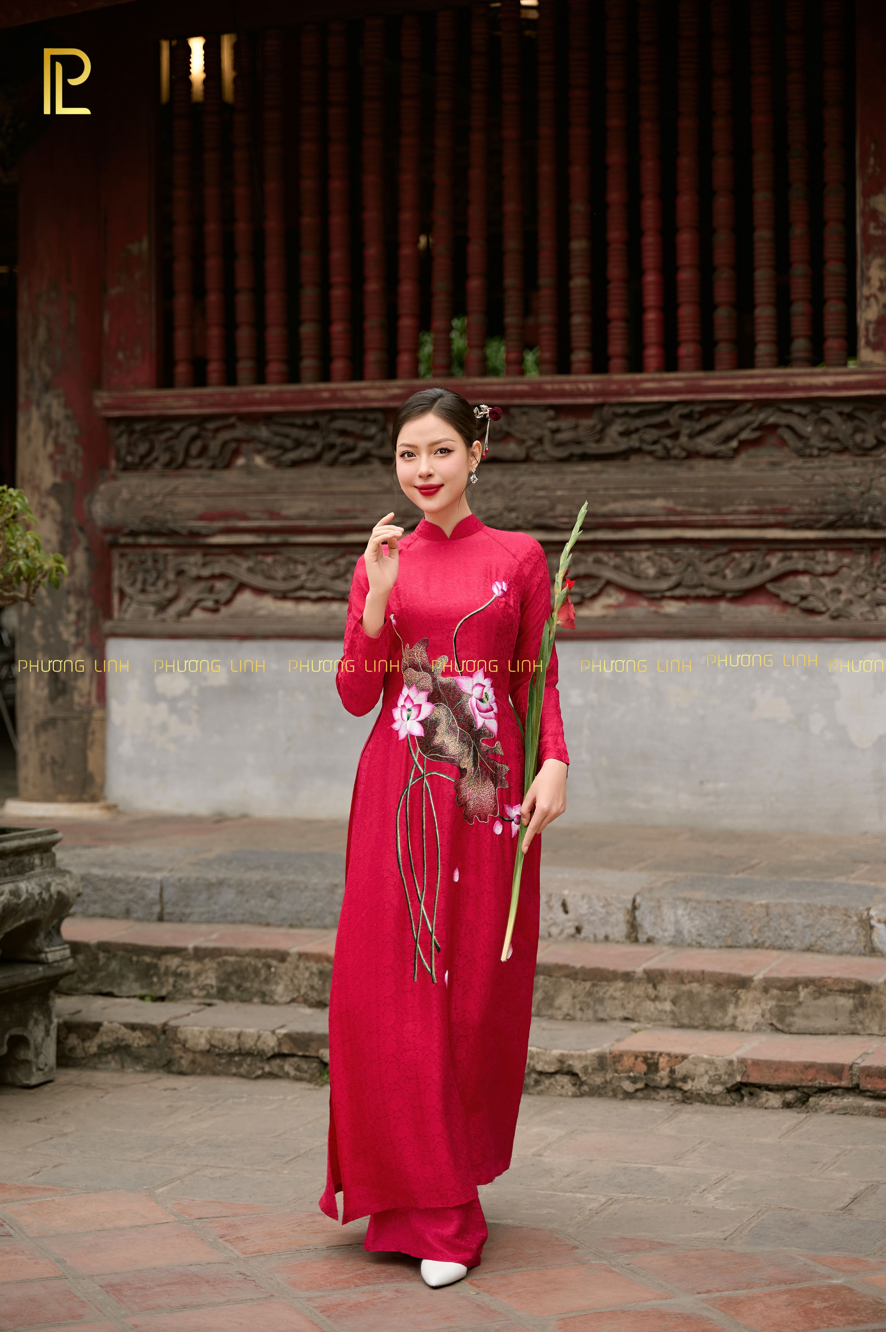 ÁO DÀI LỤA TƠ TẰM HÀ ĐÔNG THÊU TAY CHỈ TƠ HOA SEN _ Mộc Miên Đỏ