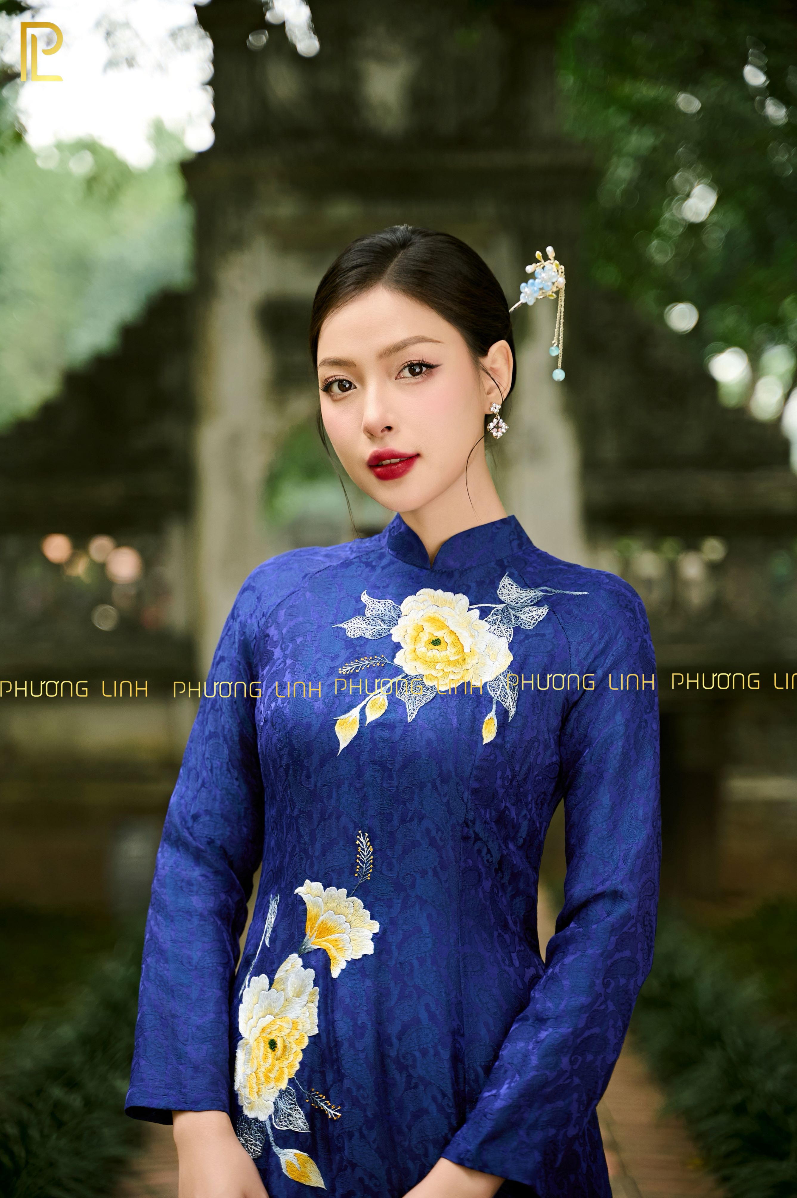 ÁO DÀI LỤA TƠ TẰM HÀ ĐÔNG THÊU TAY CHỈ TƠ HOA MẪU ĐƠN _ Mộc Miên