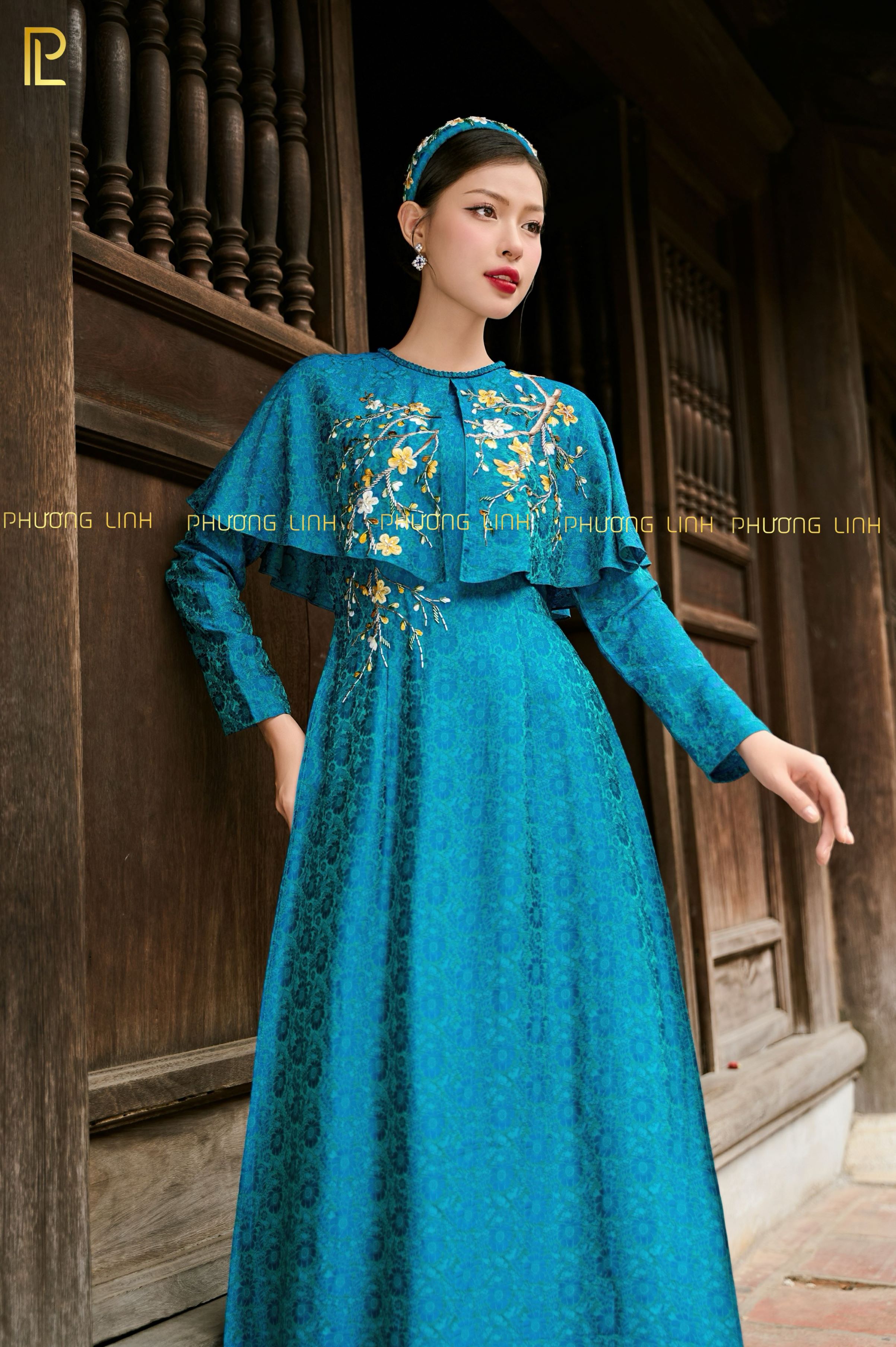 ÁO DÀI LỤA TƠ TẰM HÀ ĐÔNG THÊU TAY CHỈ TƠ HOA MAI _ Uyển Vũ