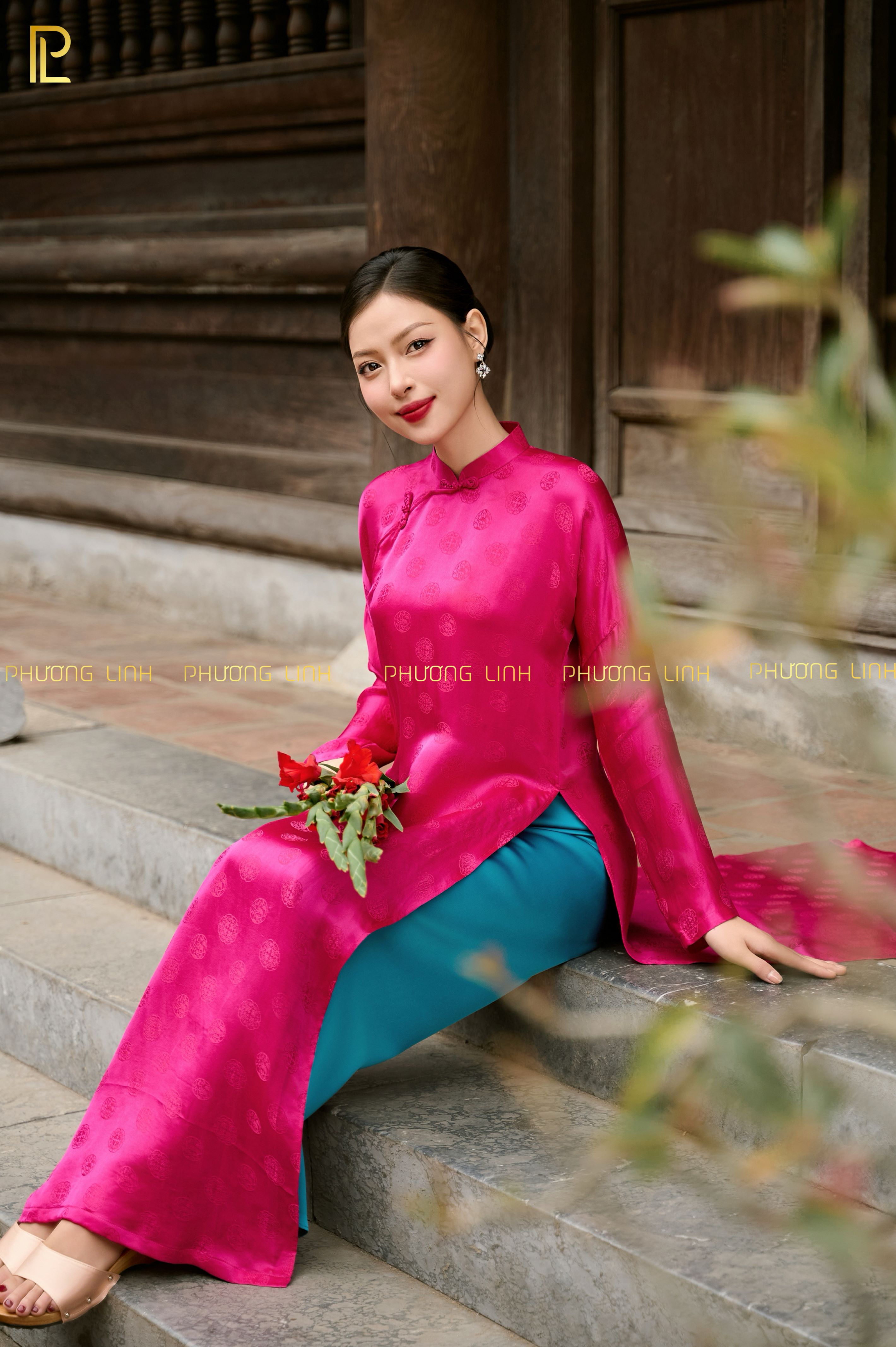 ÁO DÀI XƯA LỤA TƠ TẰM HÀ ĐÔNG - HỒNG SEN TẾT KHUY ĐÀN