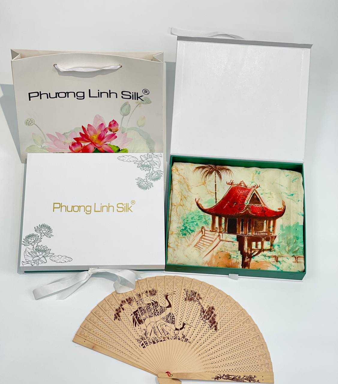 KHĂN LỤA TƠ TẰM VẼ TAY THỦY ẤN ĐỘC BẢN HOA SEN & CHÙA MỘT CỘT