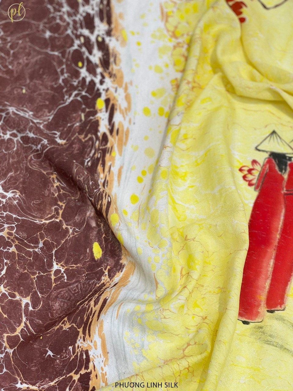 KHĂN LỤA VẼ TAY CAO CẤP VÂN CỔ THỦY ẤN 100% TƠ TẰM ĐỘC BẢN VẼ VĂN MIẾU QUỐC TỬ GIÁM & THIẾU NỮ ÁO DÀI