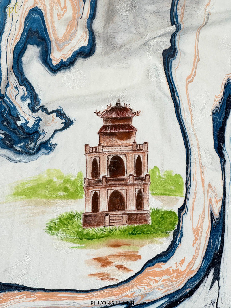 KHĂN LỤA VẼ TAY CAO CẤP VÂN CỔ THỦY ẤN 100% TƠ TẰM ĐỘC BẢN VẼ HỒ GƯƠM & HOA SEN