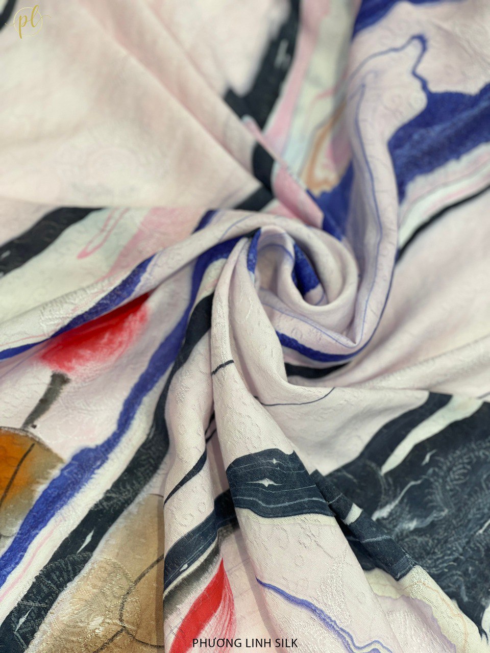 KHĂN LỤA VẼ TAY CAO CẤP VÂN CỔ THỦY ẤN 100% TƠ TẰM ĐỘC BẢN VẼ HOA SEN QUỐC