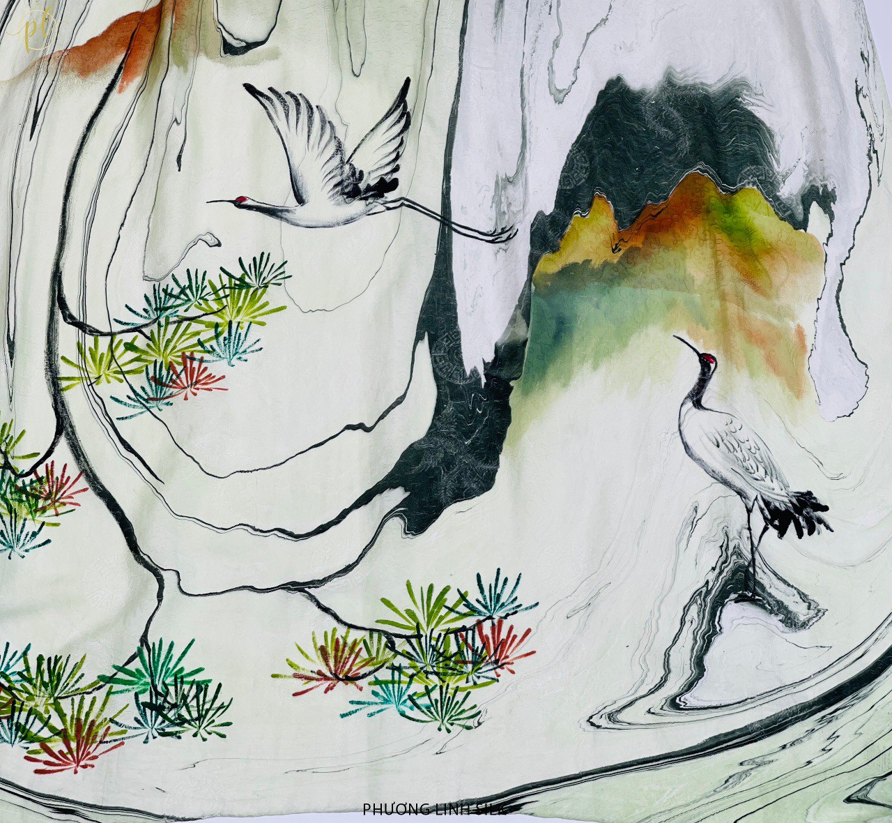 KHĂN LỤA VẼ TAY CAO CẤP VÂN CỔ THỦY ẤN 100% TƠ TẰM ĐỘC BẢN VẼ HẠC TIÊN