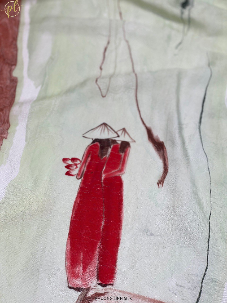 KHĂN LỤA VẼ TAY CAO CẤP VÂN CỔ THỦY ẤN 100% TƠ TẰM ĐỘC BẢN VẼ CHÙA MỘT CỘT & THIẾU NỮ ÁO DÀI