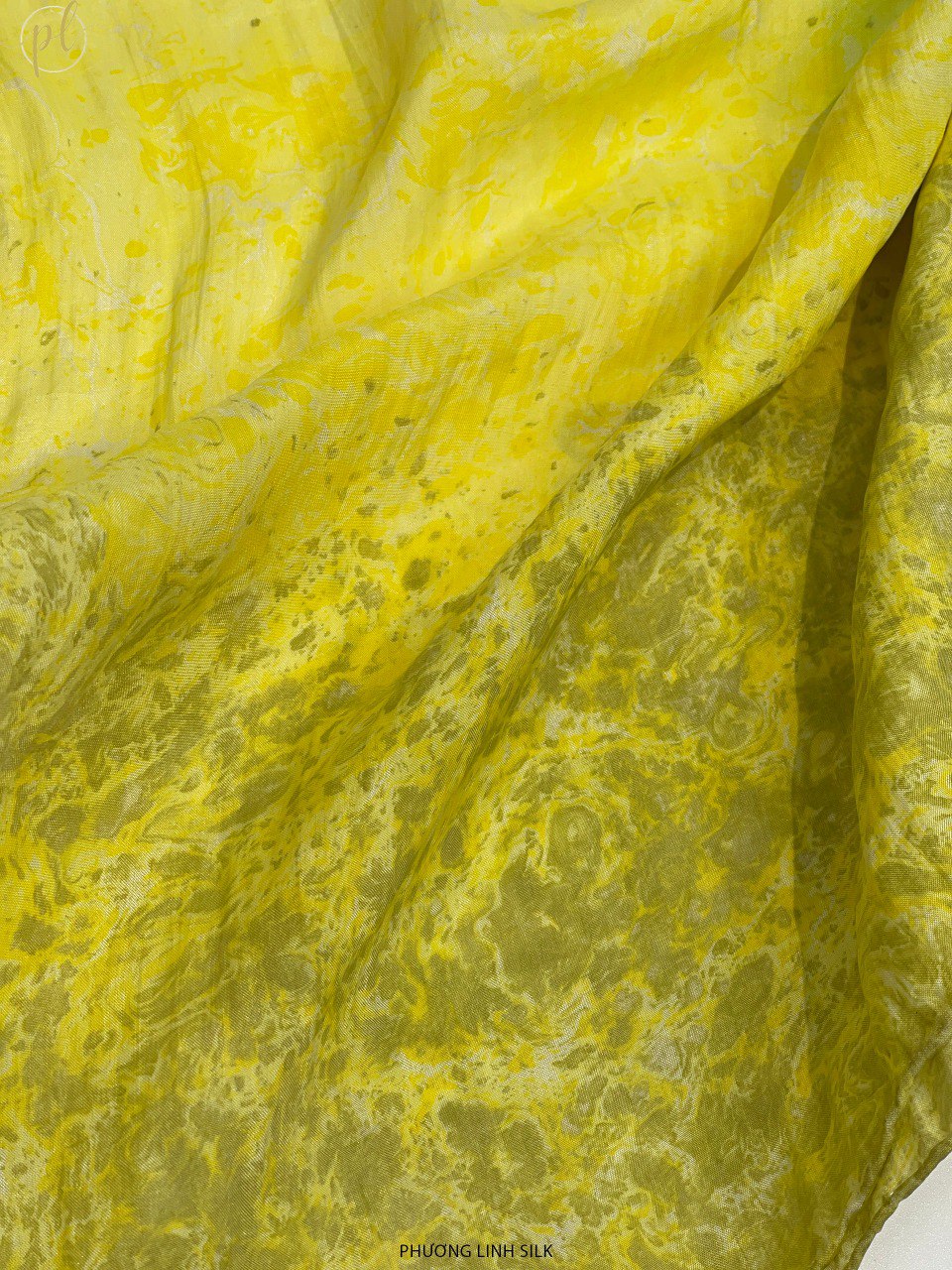 KHĂN LỤA TƠ TẰM VẼ TAY THỦY ẤN ĐỘC BẢN HOA THIÊN ĐIỂU