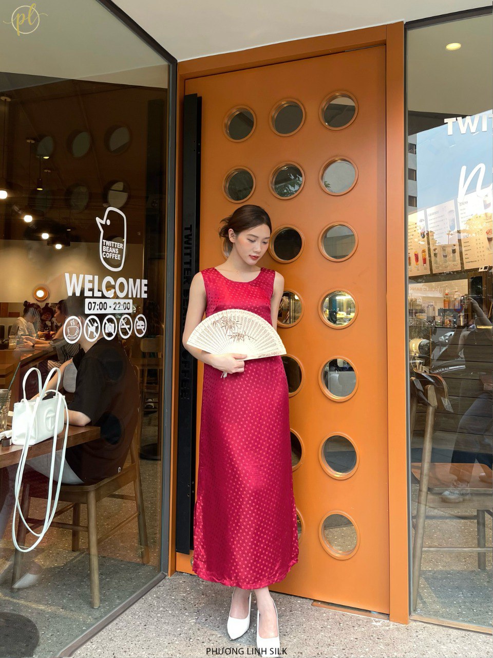 VÁY LỤA SUÔNG GIỌT LỆ CHẤM BI ĐỎ TÍA