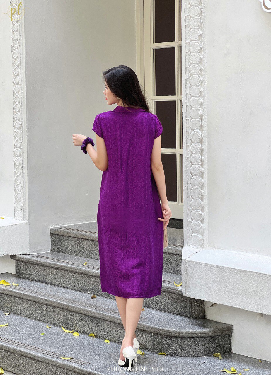 VÁY LỤA A CỔ SƠ MI BỌC LỤA CÔNG TÍM HUẾ