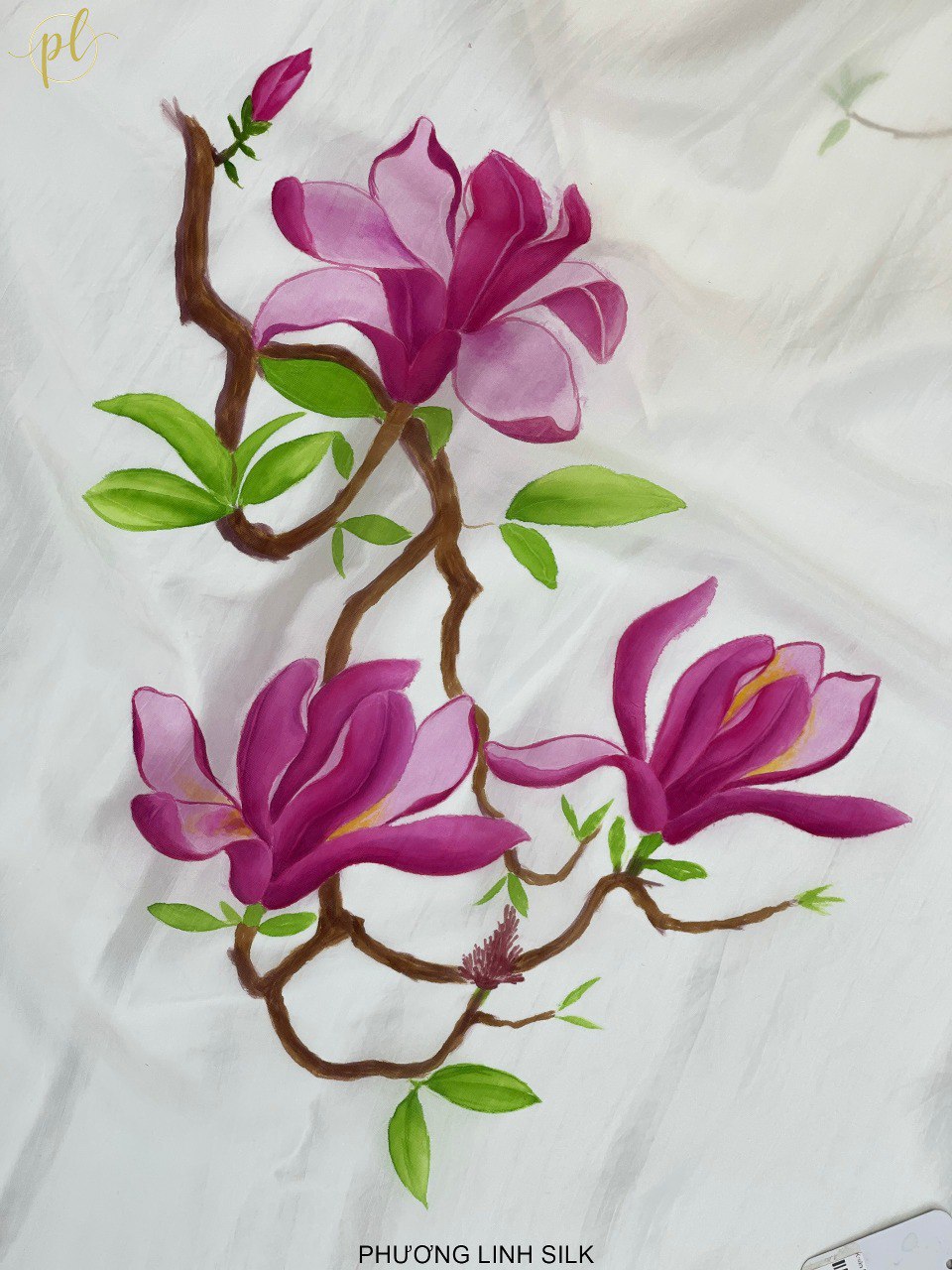KHĂN LỤA VẼ MÀU NƯỚC NGHỆ THUẬT ĐỘC BẢN 100% TƠ TẰM HOA MỘC LAN