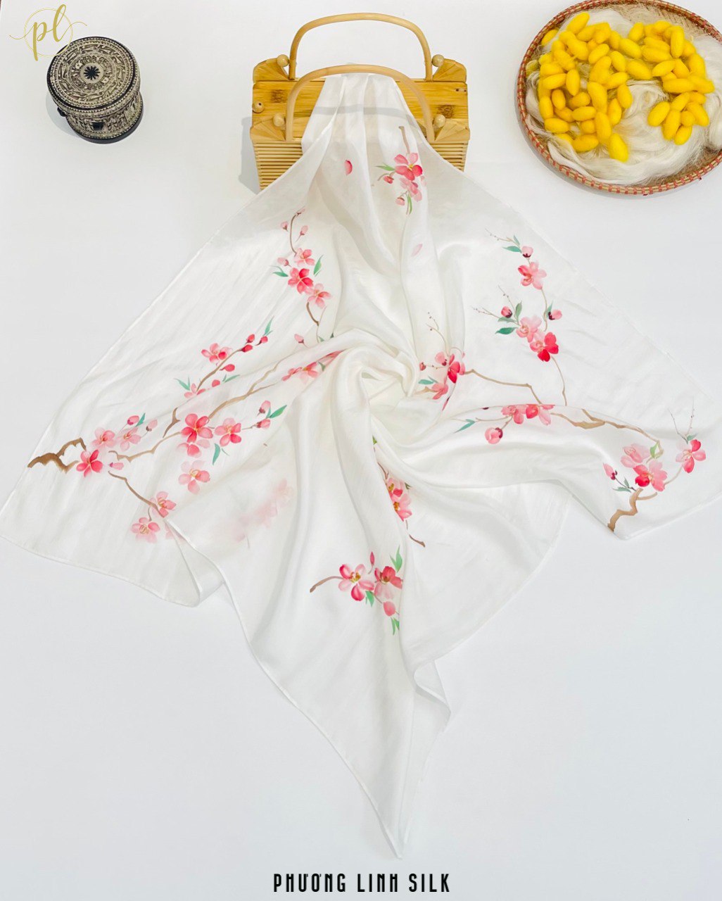 KHĂN LỤA VẼ TAY NGHỆ THUẬT KT 80cmx80cm