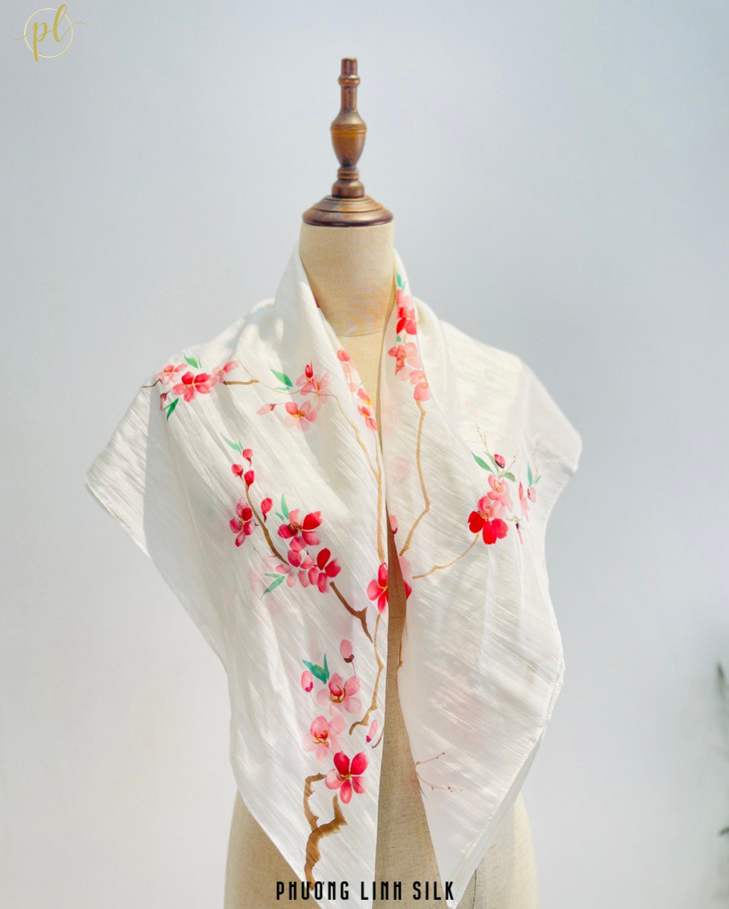 KHĂN LỤA VẼ TAY NGHỆ THUẬT KT 80cmx80cm