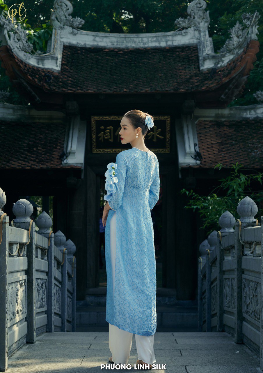 ÁO DÀI LỤA TƠ TẰM HÀ ĐÔNG LINH LAN