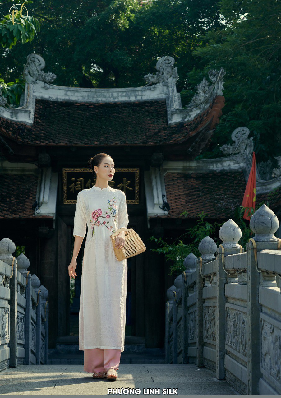 ÁO DÀI LỤA TƠ TẰM HÀ ĐÔNG YẾN  XUÂN