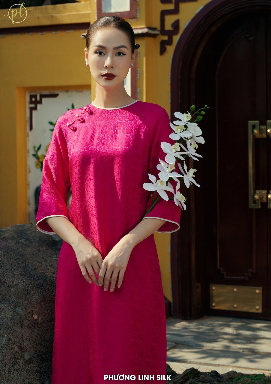 D259 : Đầm hoa lụa tơ tằm dáng xòe nhẹ nhàng thắt eo - yishop.com.vn