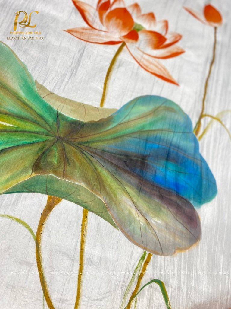KHĂN LỤA VẼ MÀU NƯỚC NGHỆ THUẬT 100% TƠ TẰM HOA SEN QUỐC