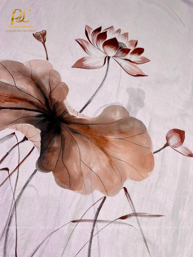 KHĂN LỤA VẼ MÀU NƯỚC NGHỆ THUẬT 100% TƠ TẰM HOA SEN QUỐC