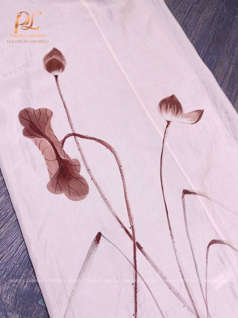 KHĂN LỤA VẼ MÀU NƯỚC NGHỆ THUẬT 100% TƠ TẰM HOA SEN QUỐC