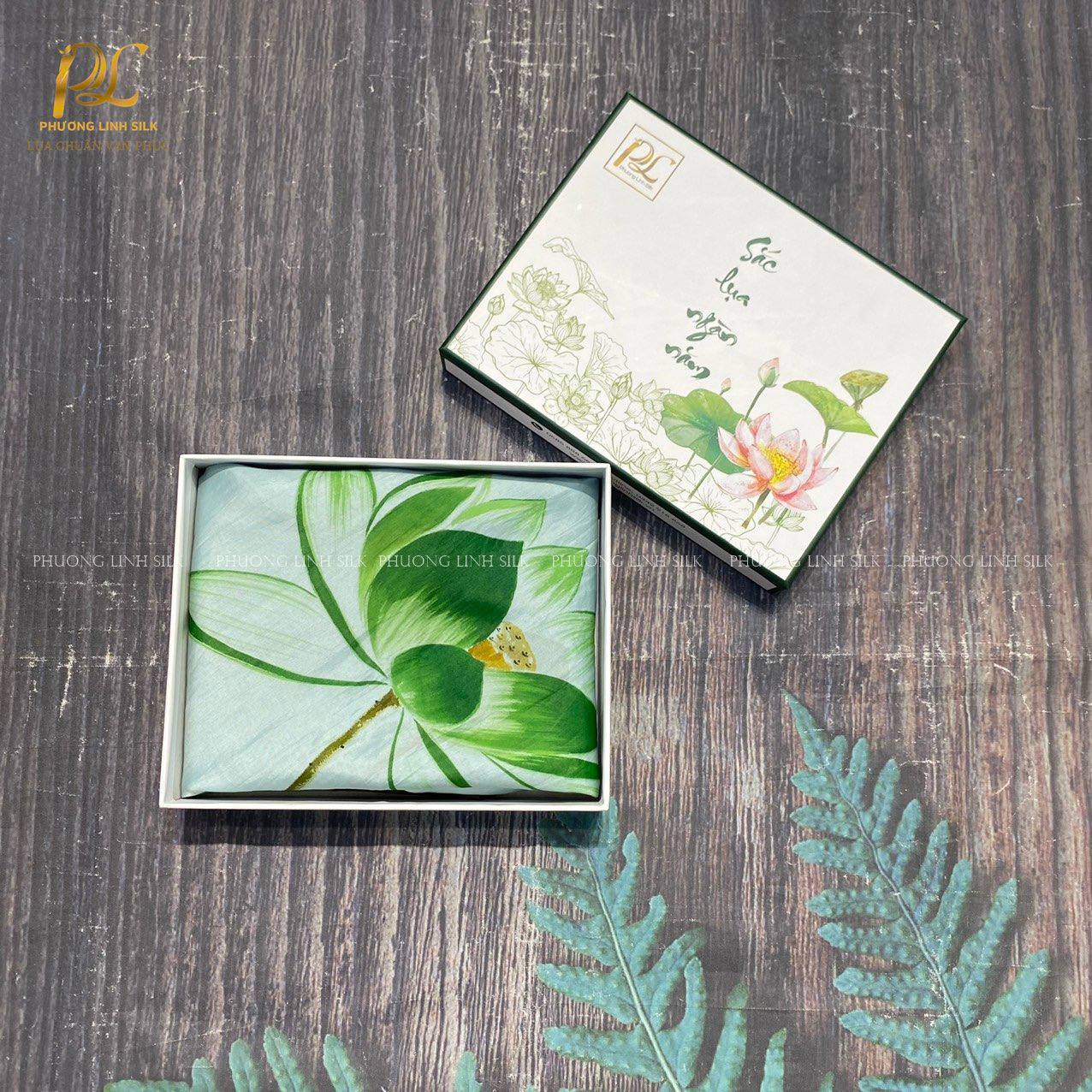 KHĂN LỤA VẼ MÀU NƯỚC NGHỆ THUẬT 100% TƠ TẰM HOA SEN QUỐC