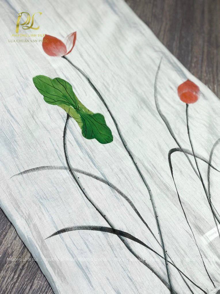 KHĂN LỤA VẼ MÀU NƯỚC NGHỆ THUẬT 100% TƠ TẰM HOA SEN QUỐC