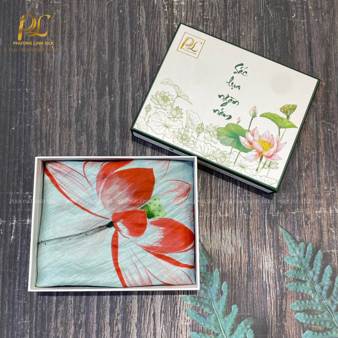 KHĂN LỤA VẼ MÀU NƯỚC NGHỆ THUẬT 100% TƠ TẰM HOA SEN QUỐC