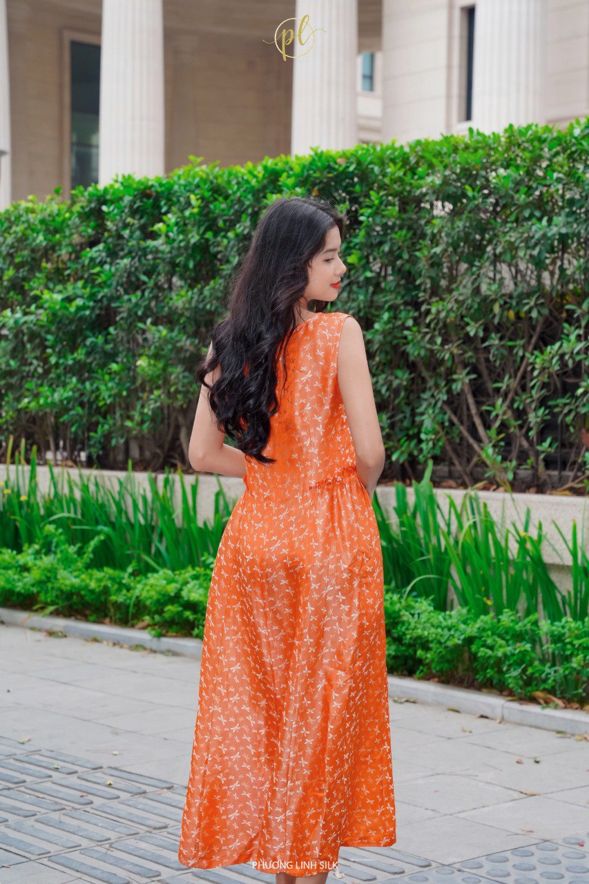 VÁY LỤA TƠ TẰM NHÚM SƯỜN