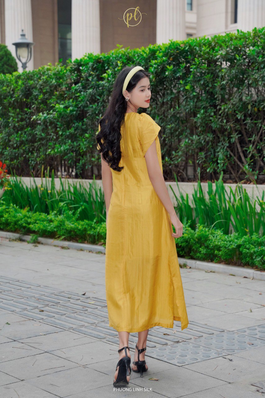 VÁY LỤA NHẸ TAY SEN THÊU 100% TƠ TẰM