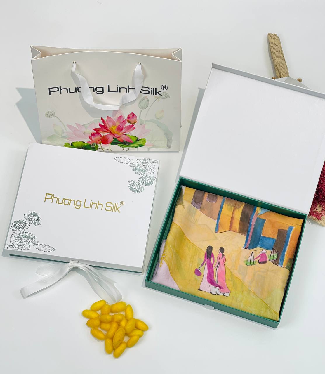 KHĂN LỤA VẼ MÀU NƯỚC NGHỆ THUẬT ĐỘC BẢN 100% TƠ TẰM PHỐ CỔ