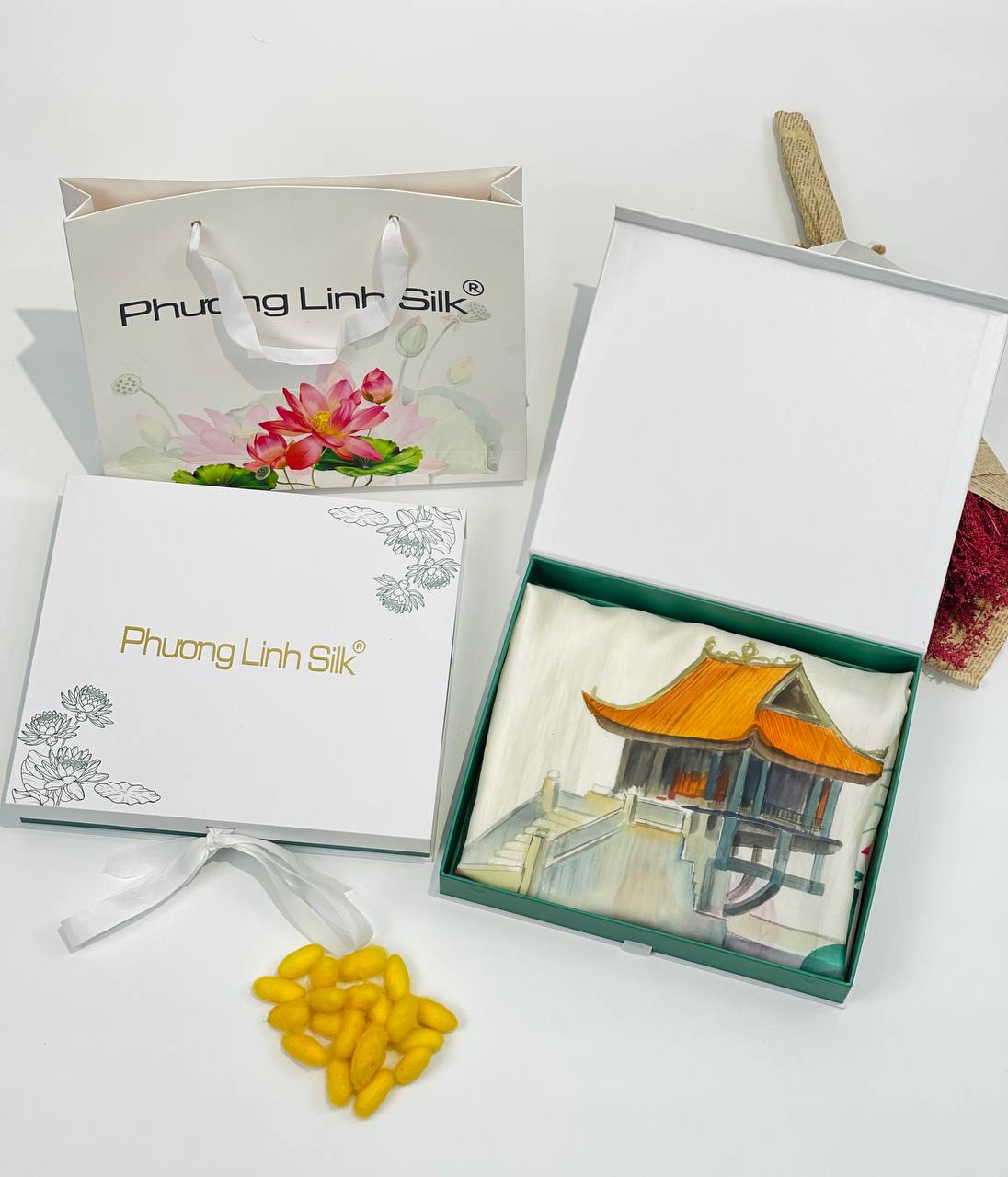 KHĂN LỤA VẼ MÀU NƯỚC NGHỆ THUẬT ĐỘC BẢN 100% TƠ TẰM PHONG CẢNH VIỆT NAM