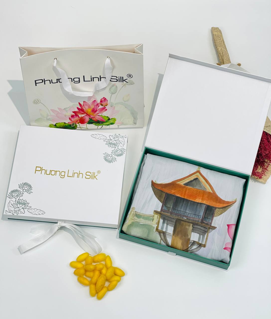 KHĂN LỤA VẼ MÀU NƯỚC NGHỆ THUẬT ĐỘC BẢN 100% TƠ TẰM PHONG CẢNH VIỆT NAM