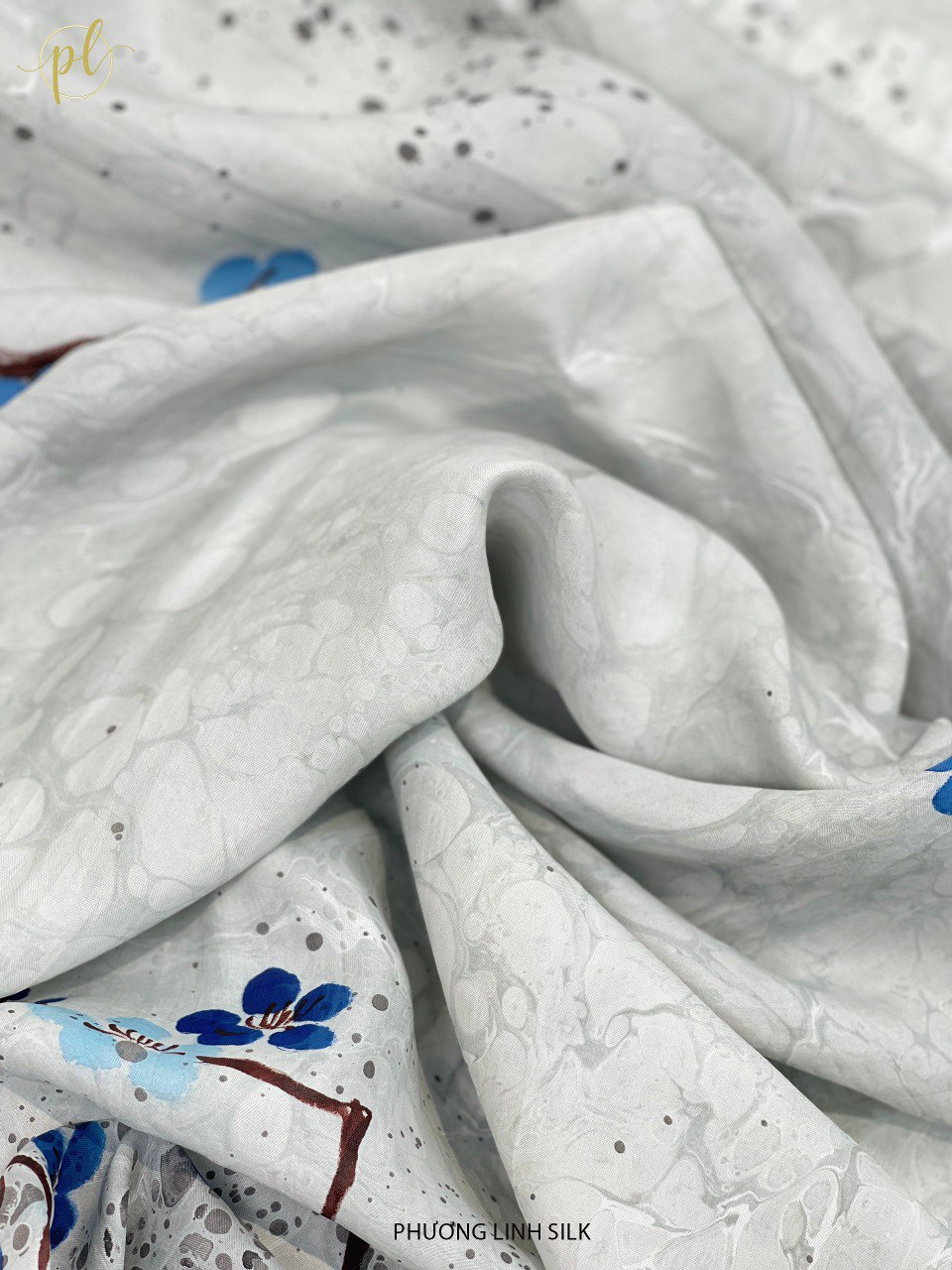 KHĂN LỤA TƠ TẰM VẼ TAY THỦY ẤN ĐỘC BẢN HOA ĐÀO