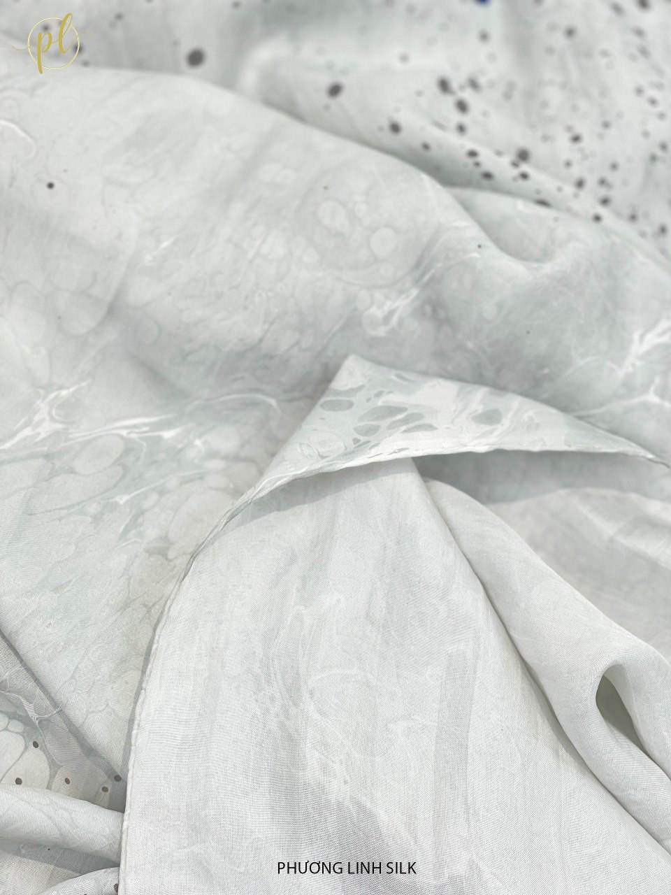 KHĂN LỤA TƠ TẰM VẼ TAY THỦY ẤN ĐỘC BẢN HOA ĐÀO