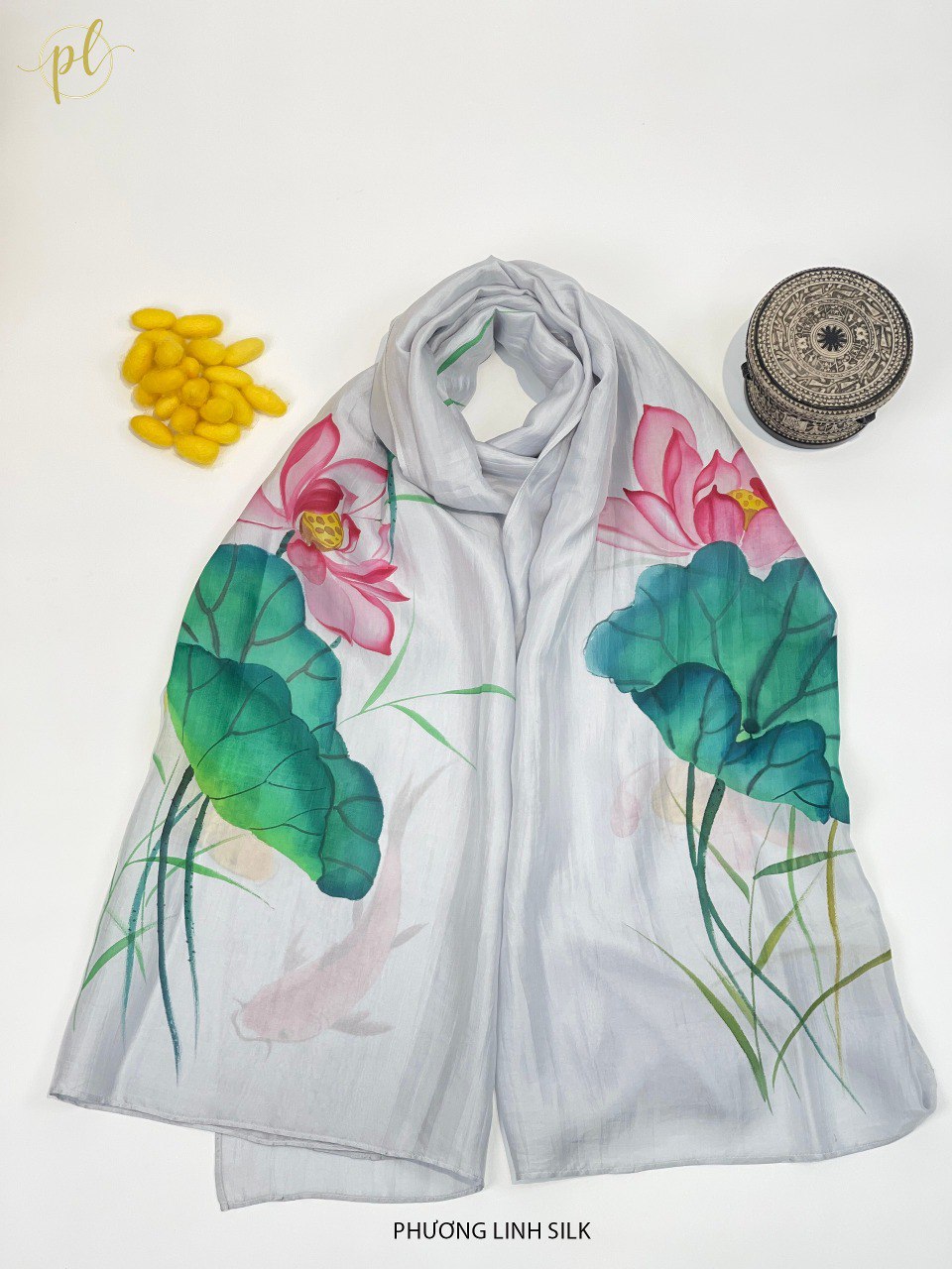 KHĂN LỤA VẼ MÀU NƯỚC NGHỆ THUẬT 100% TƠ TẰM HOA SEN QUỐC