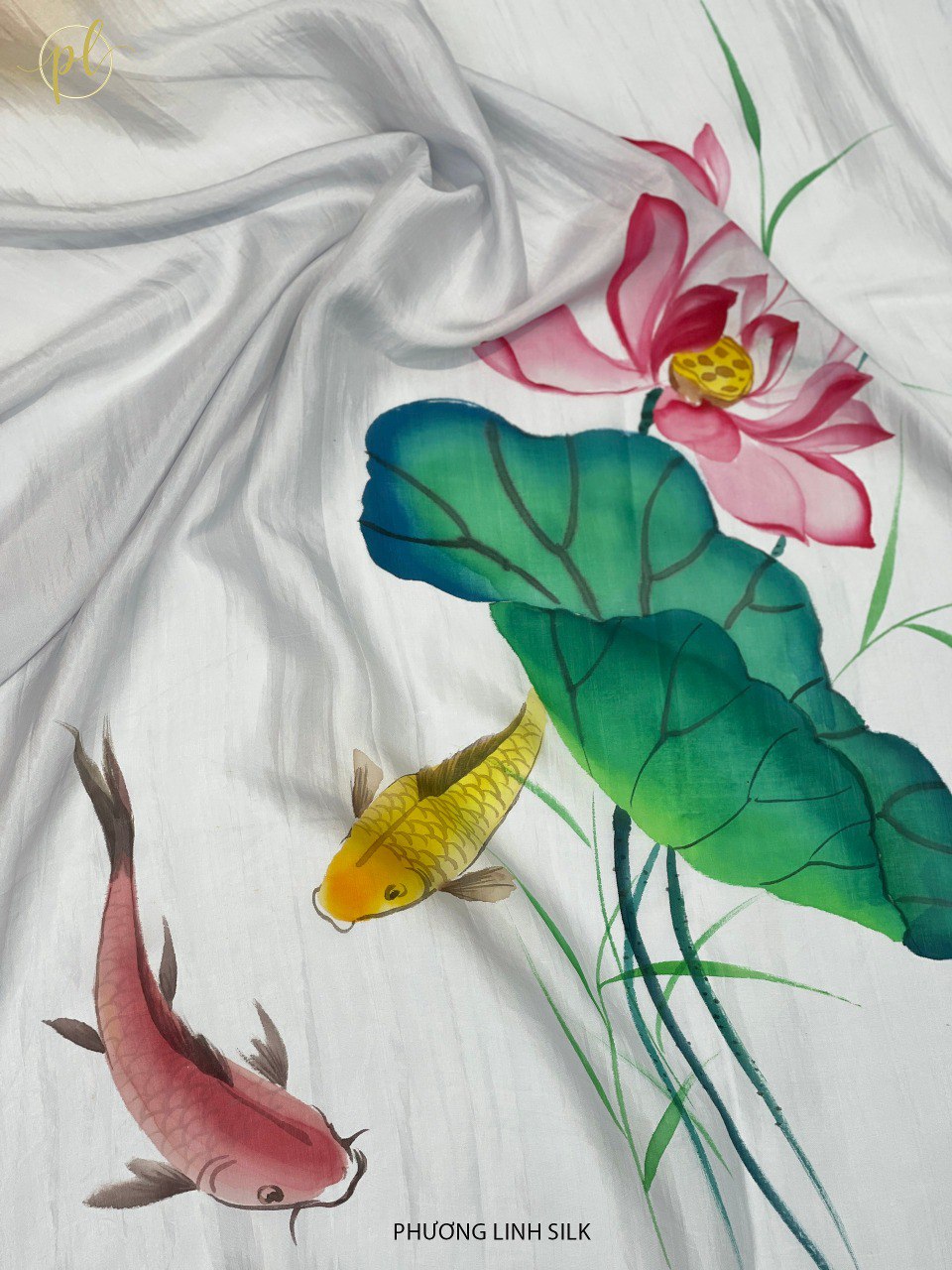 KHĂN LỤA VẼ MÀU NƯỚC NGHỆ THUẬT 100% TƠ TẰM HOA SEN QUỐC