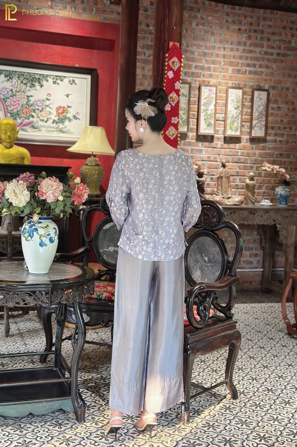 ÁO LỤA TẦM PHƯƠNG - GHI