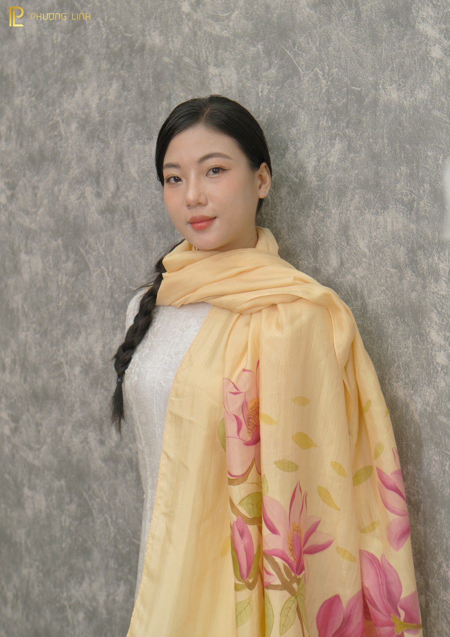 KHĂN LỤA VẼ MÀU NƯỚC NGHỆ THUẬT ĐỘC BẢN 100% TƠ TẰM HOA MỘC LAN