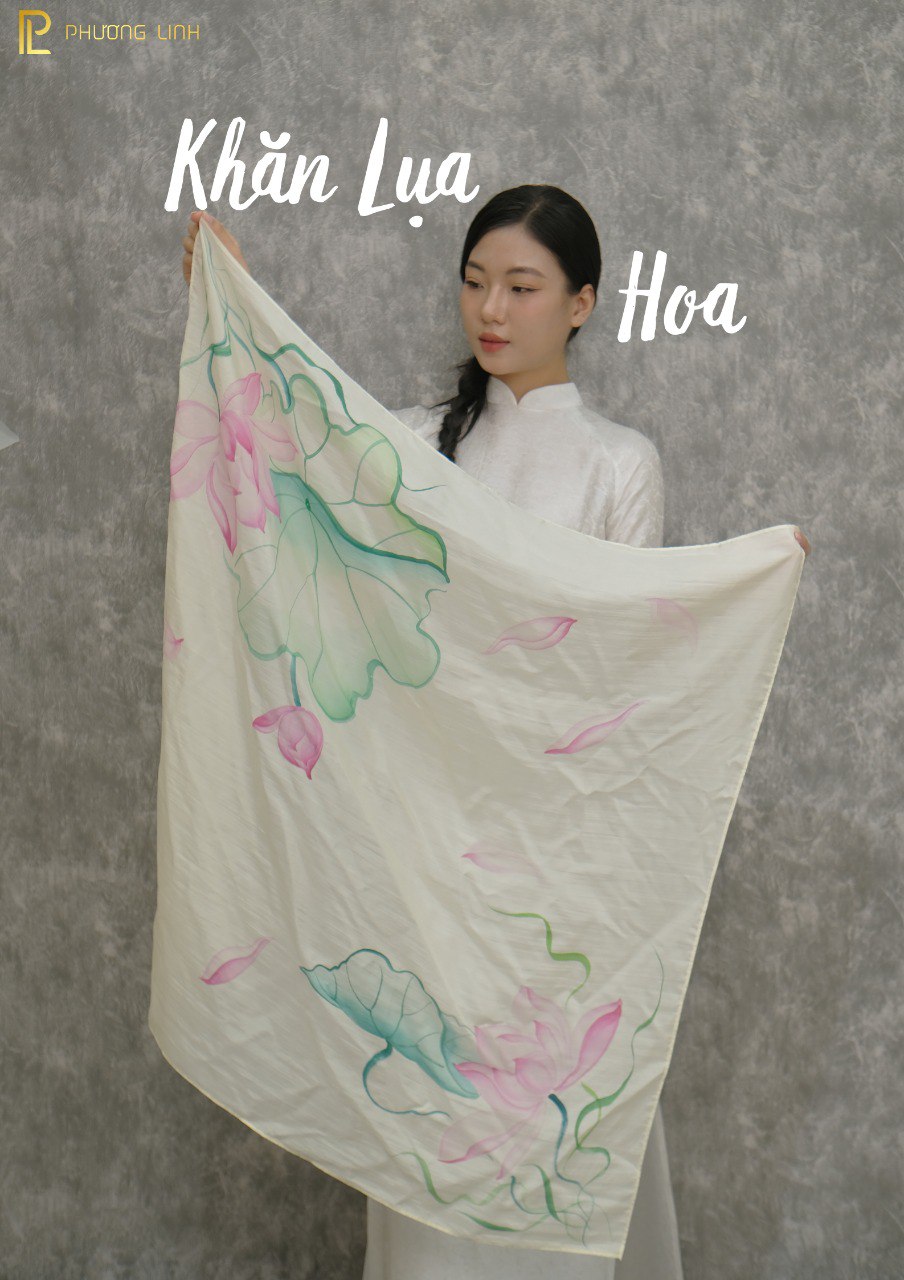 KHĂN LỤA VẼ TAY THỦ CÔNG NGHỆ THUẬT HOA SEN QUỐC